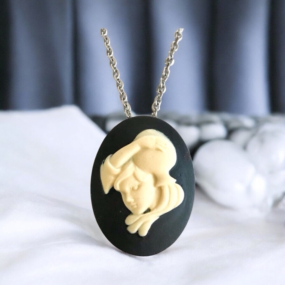 🆕 3D Aquarius Pendant Necklace Wood/Stainless Steel
